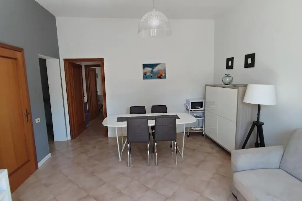 Comodo Appartamento Per 4 Ospiti Riccione Italia